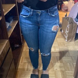 Zara dark denim jeans in a size 4.